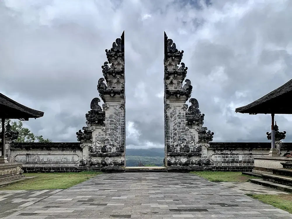 La porte du ciel, prévoyez la file d'attente pour la photo — Pura Lempuyang, Où rouler depuis Amed