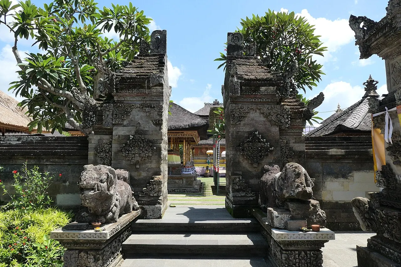 Pura Puseh Desa Batuan, pura berusia seribu tahun di Sukawati
