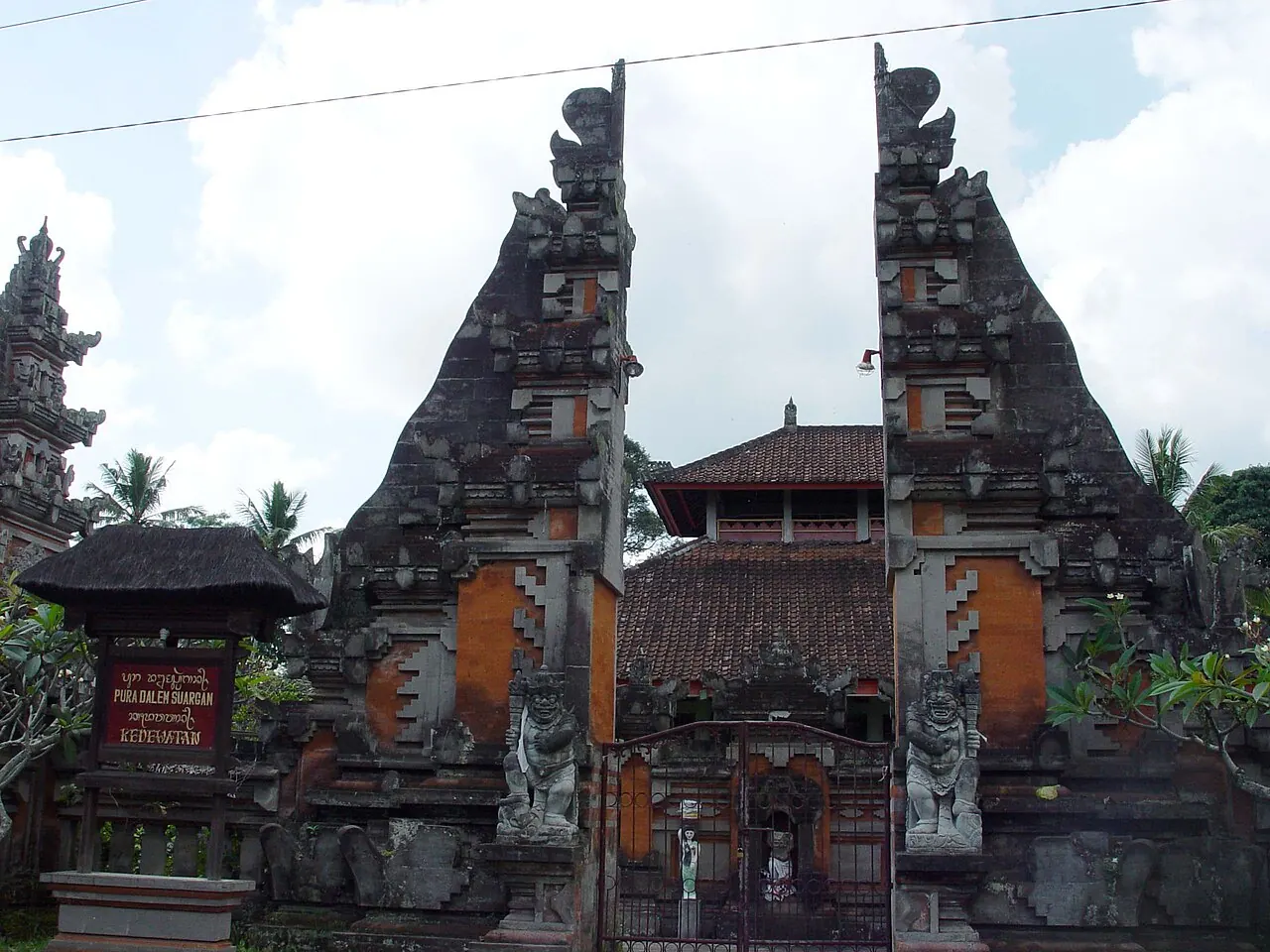 Les statues géantes de Taman Dedari à Kedewatan, Ubud