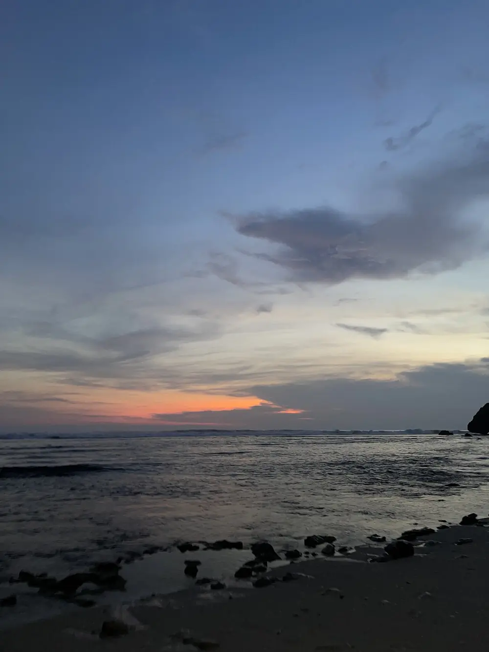 Ikan bakar di warung pinggir pantai — Geger Beach, Kemana aja dari Pandawa