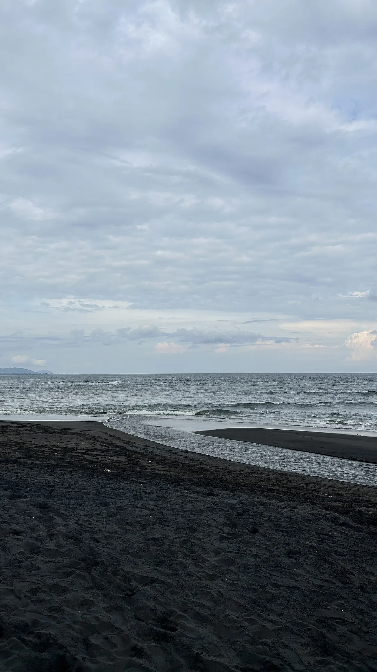Pantai Saba, pantai pasir hitam tempat berkuda di timur Bali