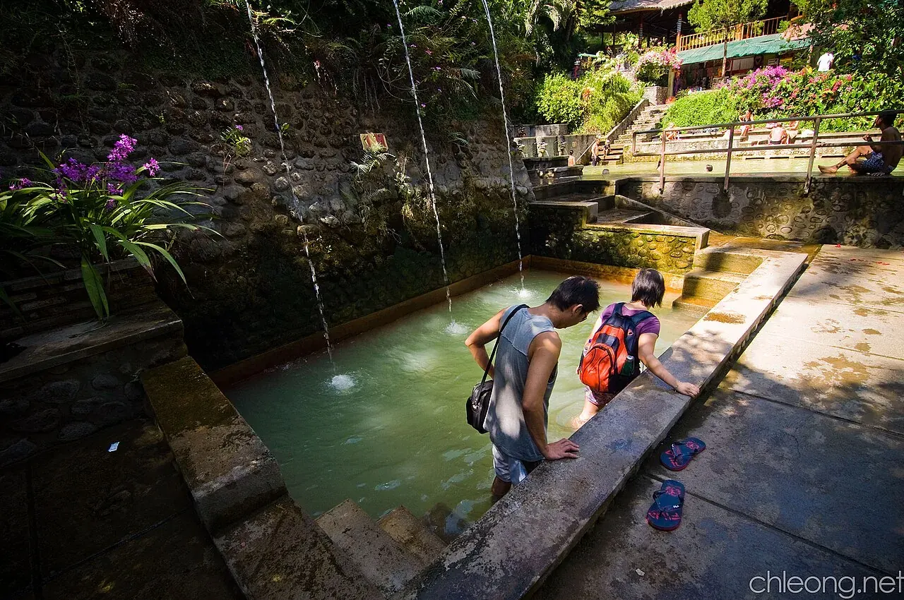La piscine naturelle d'Air Sanih, à 15 minutes de Seririt en scooter