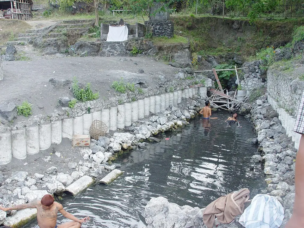 Des bassins chauds au bord du lac — Sources chaudes de Toya Bungkah, Où rouler depuis Toya Bungkah